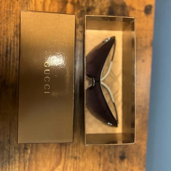 Gucci Vintage Interlocking Logo Sunglasses With Box Gucci Vintage Interlocking Logo Sunglasses With Box main image 4